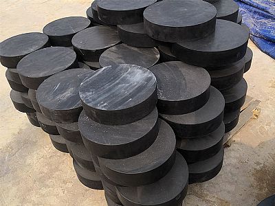 西秀区板式橡胶支座由若干层橡胶片与薄钢板经加压硫化